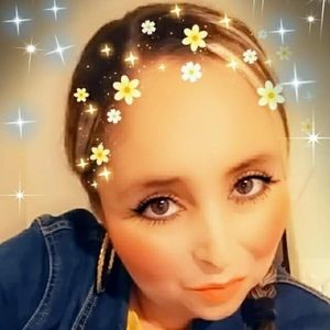 Meet your Posher, Claudia